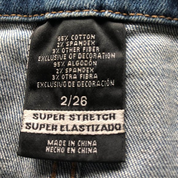 Denim shorts, size 2/26, scallop lace detail - Picture 4 of 4